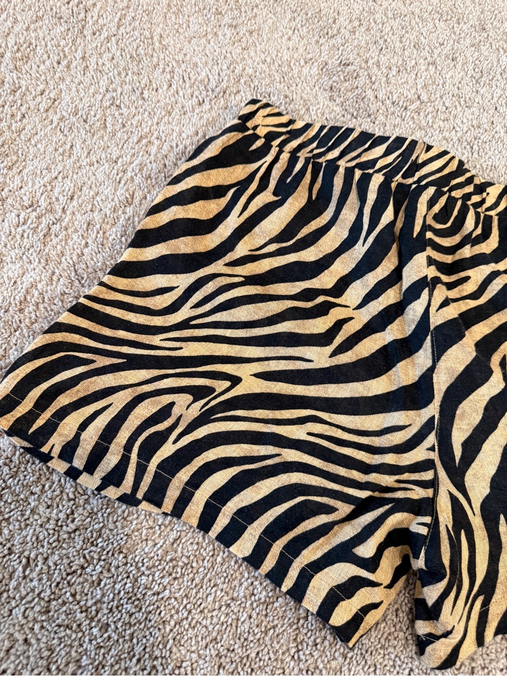 ELIE ELIE TAHARI Tiger Print 100% Linen shorts size small - Picture 11 of 16